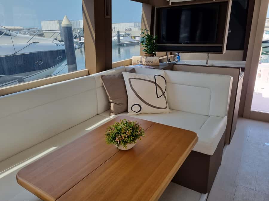 Dubai: Luxury Sightseeing Cruise with Food and Drinks - Burj Al Arab is the cruise’s signature view