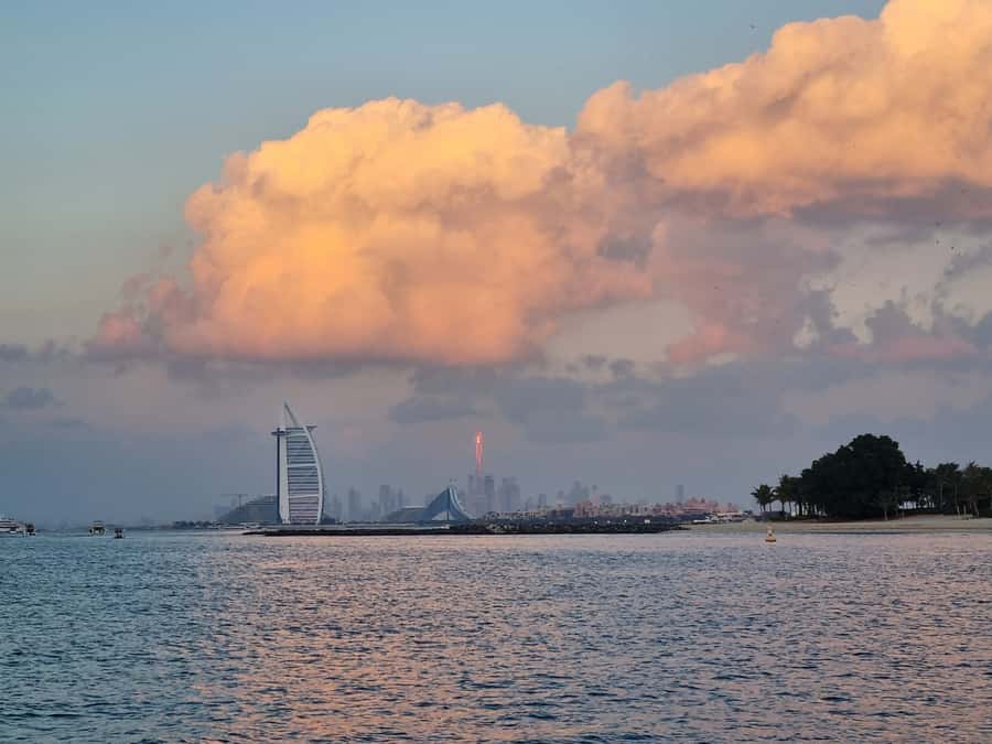 Dubai: Luxury Sightseeing Cruise with Food and Drinks - Italian service shapes the mood