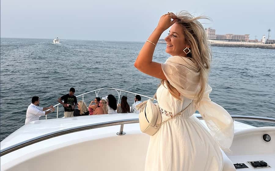 Dubai: Luxury Sunset Yacht Tour with Snacks and Drinks - Key points before you book