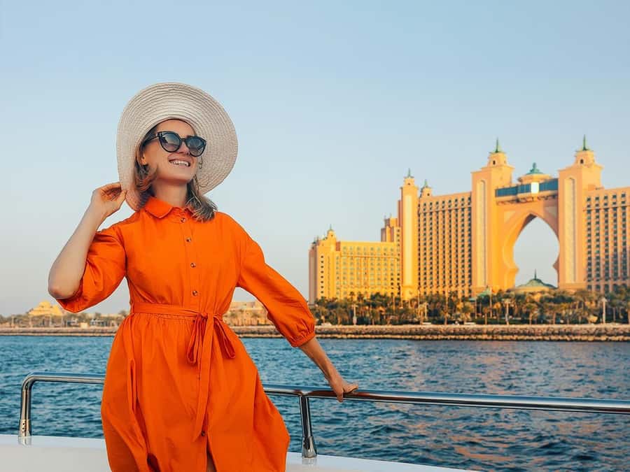 Dubai: Luxury Sunset Yacht Tour with Snacks and Drinks - Burj Al Arab and the changing evening light