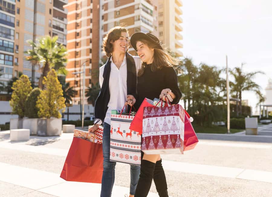 Dubai: Magic & Secret new Shopping Tour - Starting at ADCB Metro Station at 5 PM