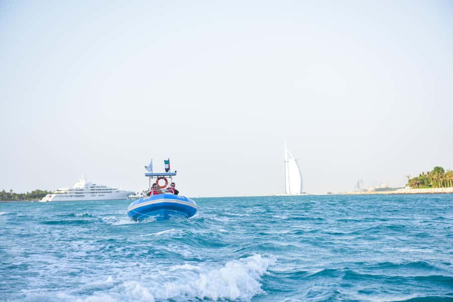 Dubai Marina : 1.5-Hour Atlantis Sightseeing Speedboat Tour - Burj Al Arab and the return along the coast