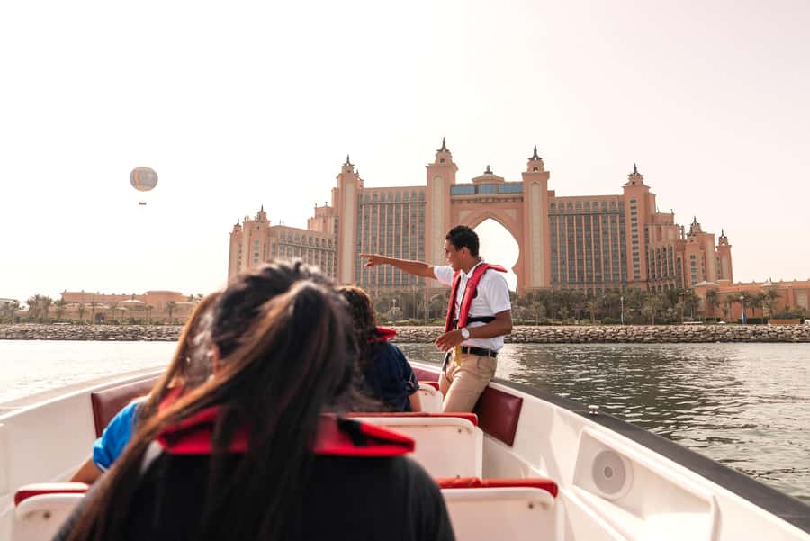 Dubai Marina: 1-Hour Luxury Sightseeing Speedboat Tour - Skydive Dubai and the open-water run