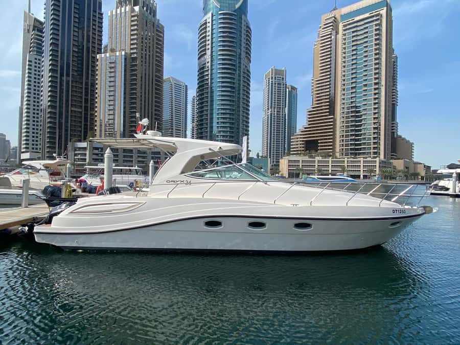 Dubai Marina: 2-Hour Mini Yacht Ride - The Skydive Area, Kempinski, and the Palm