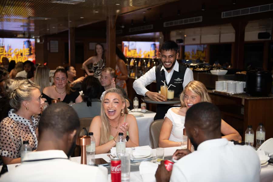 Dubai Marina: Luxury Dinner Cruise, Live Show, Open Bar & DJ - Setting sail from Dubai Marina after dark
