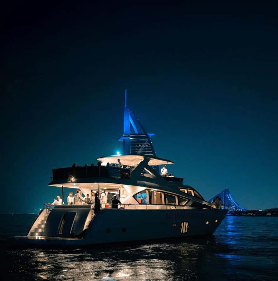 Dubai Marina: Luxury Yacht Tour with Breakfast or BBQ Option - Quick reasons to consider this Dubai yacht cruise