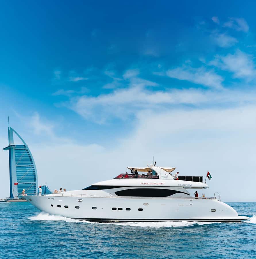Dubai Marina: Luxury Yacht Tour with Breakfast or BBQ Option - Dubai Marina, JBR, and Ain Dubai