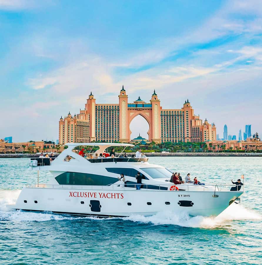 Dubai Marina: Luxury Yacht Tour with Breakfast or BBQ Option - Starting at Dubai Marina