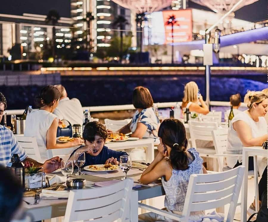 Dubai: Marina Premium Dinner Cruise with Unlimited Drinks - What this Dubai Marina dinner cruise is really like