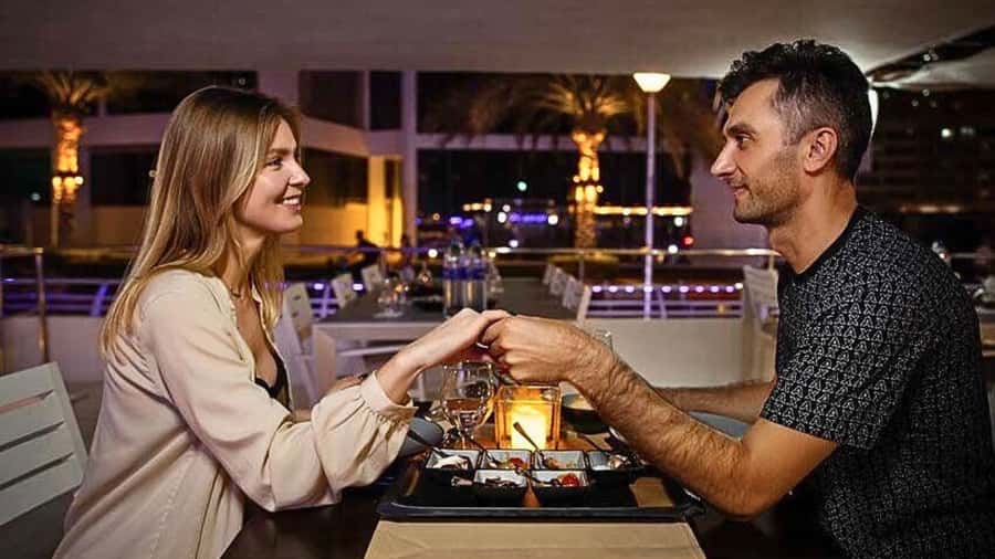 Dubai: Marina Premium Dinner Cruise with Unlimited Drinks - Dinner is a fresh BBQ buffet