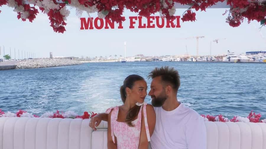 Dubai Marina: Private Boat Tour with Flower - JBR Beach and Bluewaters Island from the water