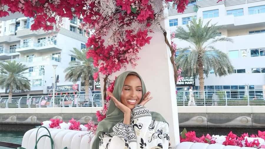 Dubai Marina: Private Boat Tour with Flower - Comfort limits you should plan around