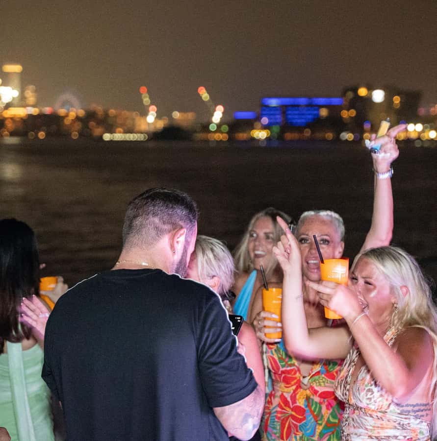 Dubai: Marina Yacht Party with BBQ, Unlimited Drinks and DJ - Who will enjoy this most?