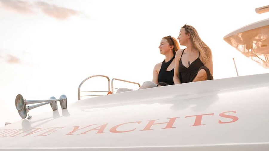 Dubai Marina Yacht Tour: Ain Wheel, JBR & Harbour in 1 Hour - Is $22 good value?