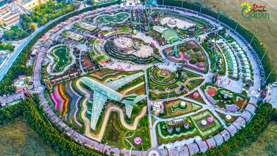Dubai: Miracle Garden, Global Village, and Dubai Frame - Dubai Frame: confirm the middle stop