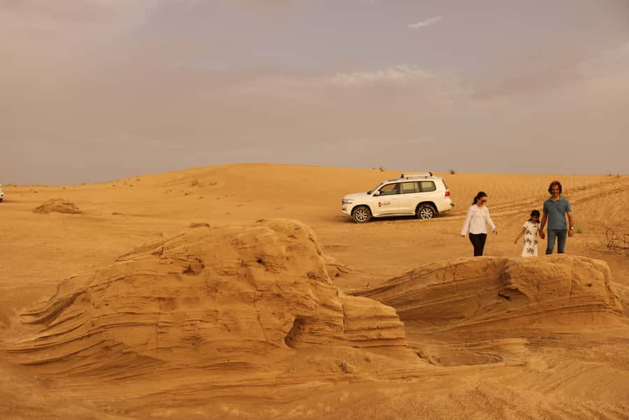 Dubai: Morning Desert Safari with Camel Ride & Sandboarding - Shared or private safari: which works better?