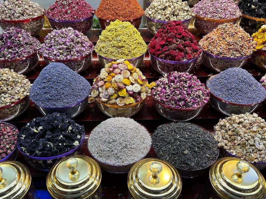 Dubai: Old City Walking Tour with Abra Ride - Why old Dubai is worth your afternoon