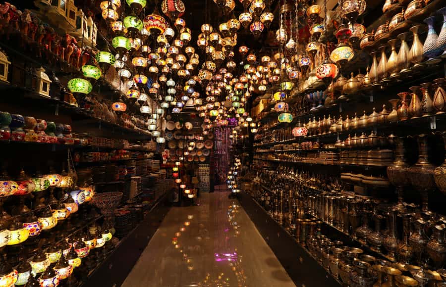 Dubai: Old & Modern Guided Half-Day City Tour - Gold Souk and Spice Souk: color, sales pitches, and short browsing time