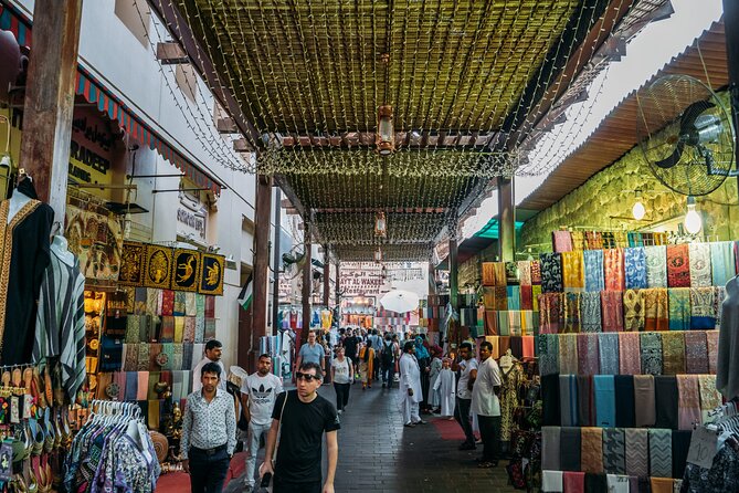 Dubai Old Town, Culture, History, Street food and Souks Tour - What the guides add to the experience