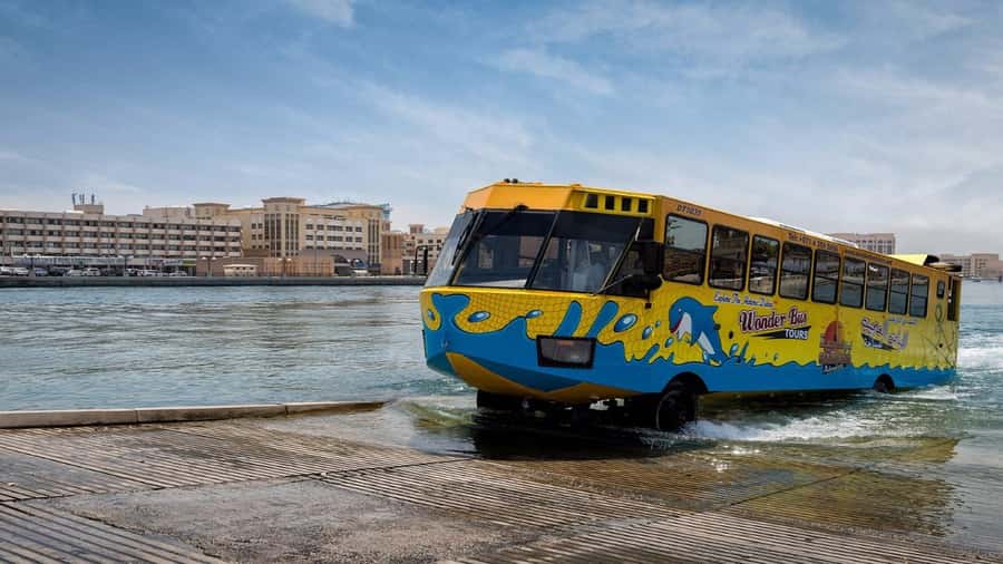 Dubai: Old town tour with Wonder Bus, souks, Creek and Guide - Why the Wonder Bus is a smart way to see Old Dubai