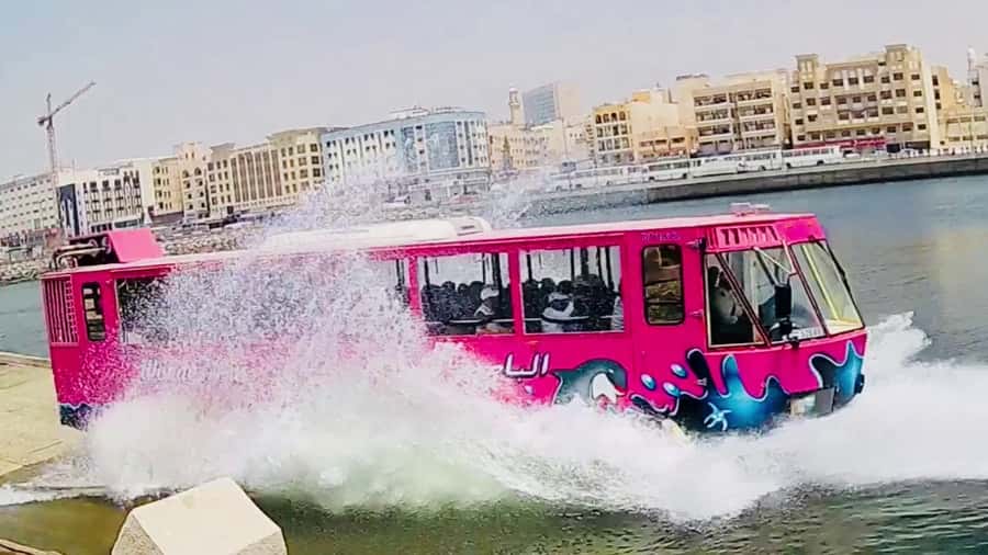 Dubai: Old town tour with Wonder Bus, souks, Creek and Guide - Bayt Al Wakeel, the souks, and old commercial Dubai