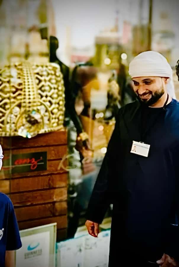 Dubai: Old Town Walking Tour with Abra Cruise & Street Food - The spice market and included street food