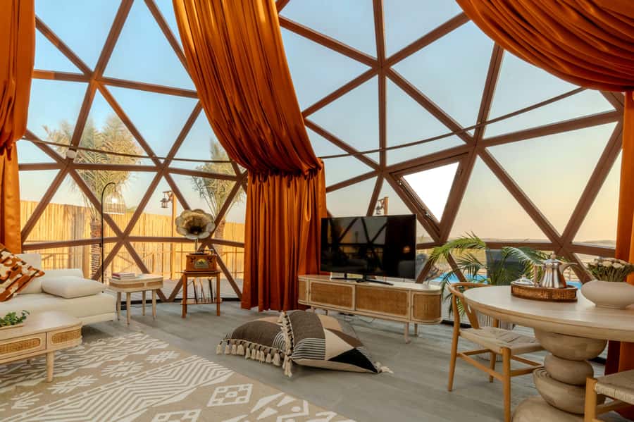 Dubai: Overnight Safari with Luxury Dome Stay & Stargazing - The dome, plunge pool, and private terrace