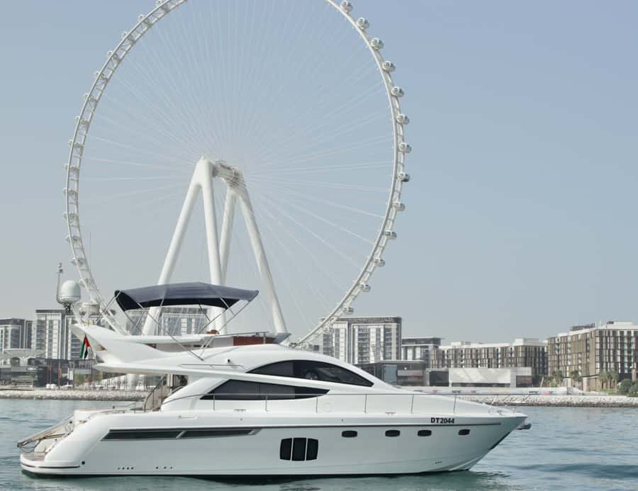 Dubai: Palm Jumeirah luxury private yacht Tour - What the one-hour cruise includes