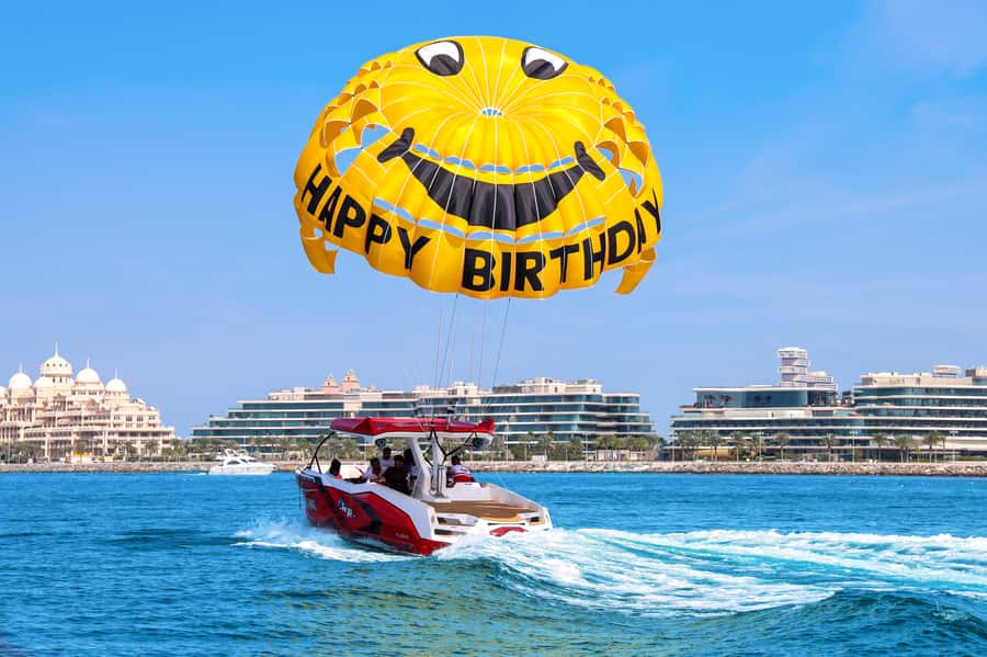 Dubai: Parasailing with Happy birthday Parachute JBR & Palm - Timing, flexibility, and practical planning