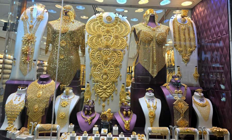 Dubai: Premium Old Town, Street Food, Souks & Boat Ride Tour - A Short Break for Coffee, Dates, and Street Food
