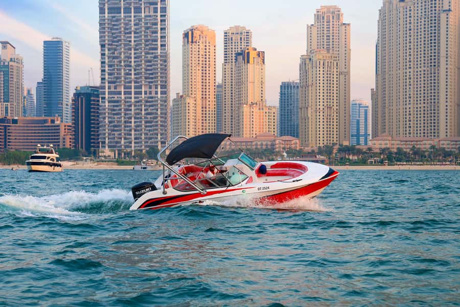 Dubai: Private Boat Tour - JBR/Burj Al Arab/Atlantis options - Why see Dubai from a speedboat?