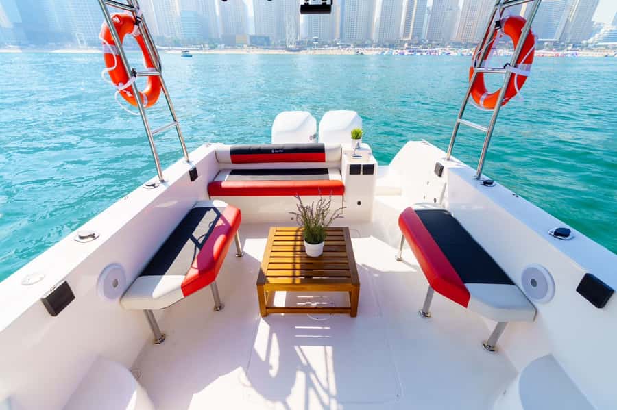 Dubai: Private Coastline Landmarks Mini-Yacht Tour - Why Dubai’s coastline is best seen from a boat