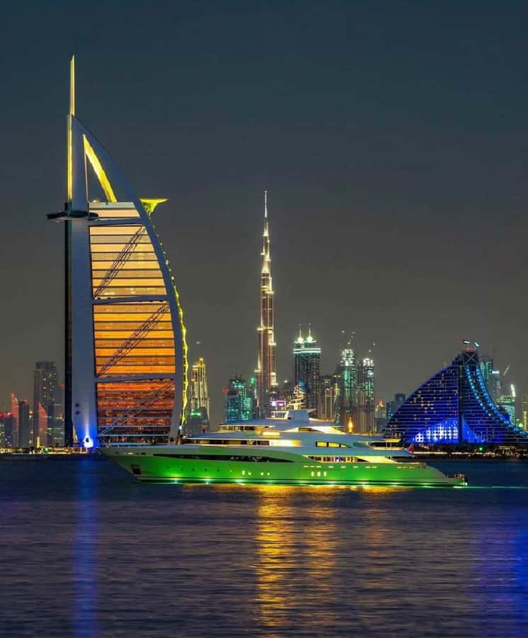 Dubai :Private Day & night customize city tour - Dubai Marina and the modern skyline
