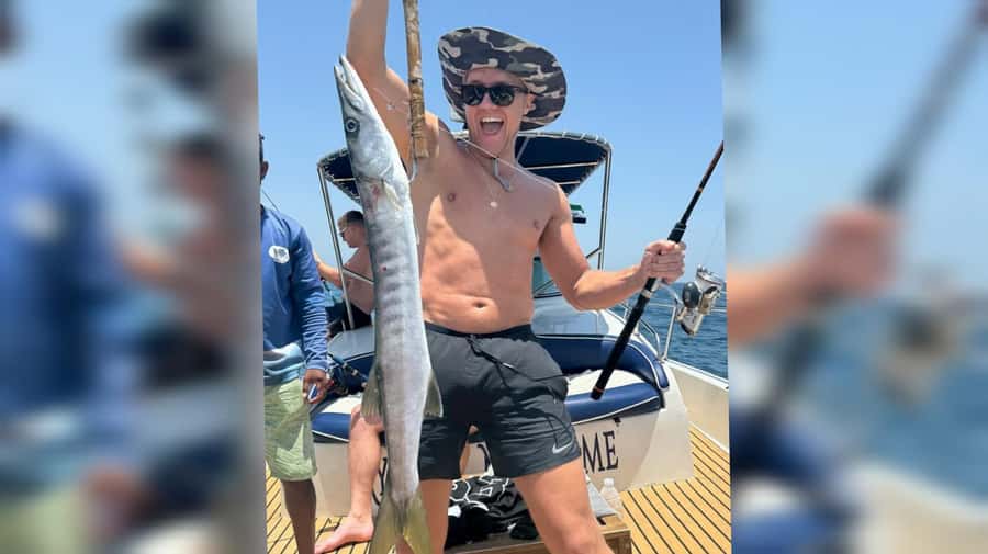 Dubai: Private Deep Sea Fishing Trip with BBQ of Catch - What the boat provides during a four-hour trip