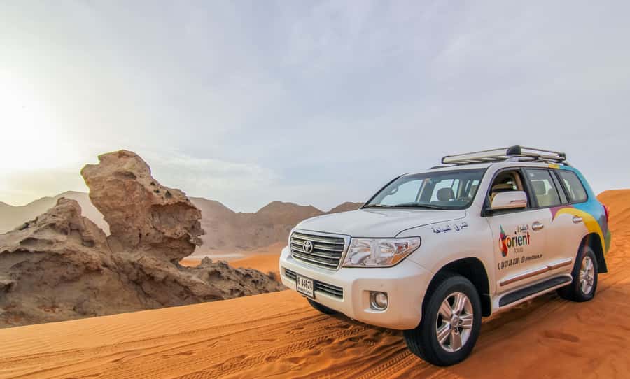 Dubai: Private Desert Day Tour and Wadi Shawka Pool Visit - Sandboarding and a 20-minute dune ride