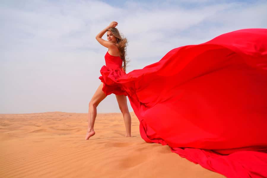 Dubai: Private Flying Dress Photography and Dune Drive Trip - Choosing the flying dress