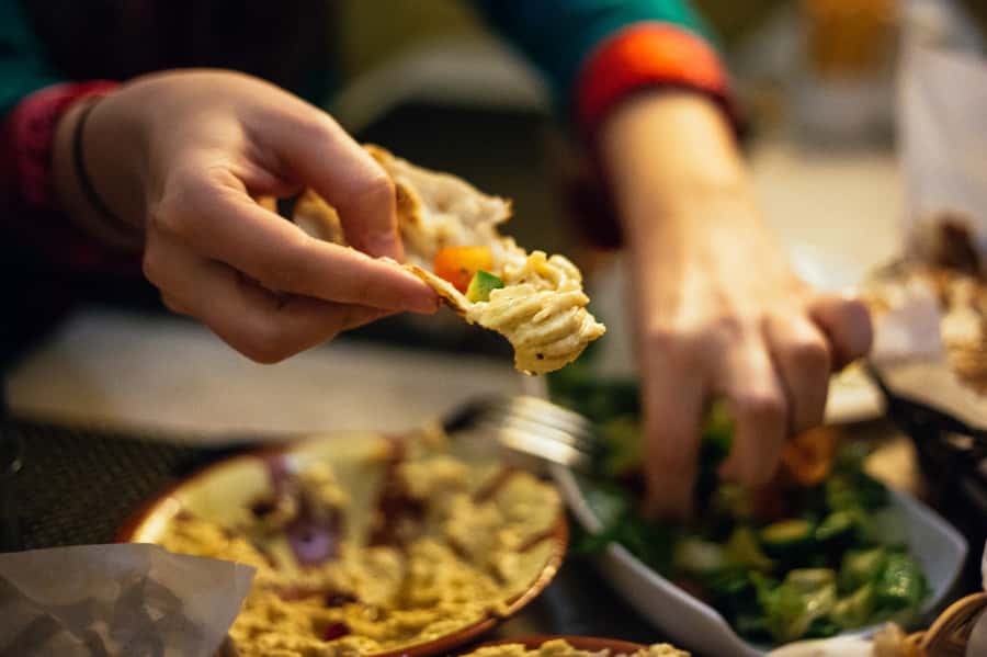 Dubai: Private Food Tour – 10 Tastings with Locals - How much food should you expect?