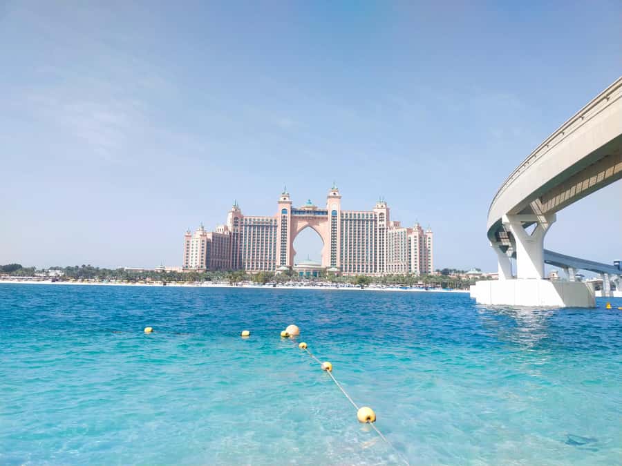 Dubai:Private Frame Entry, Mosque, Souks, Tastings& transfer - Street-food tastings add a welcome local touch