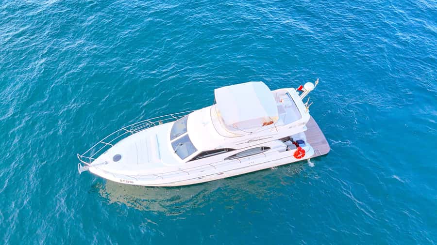 Dubai: Private Luxury Cruise on a Stylish 50ft Yacht - What to bring and what to expect