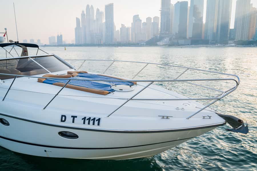 Dubai: Private Luxury Everest Yacht Cruise from Dubai Marina - Should you book the Everest yacht cruise?
