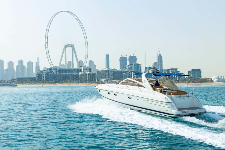 Dubai: Private Luxury Everest Yacht Cruise from Dubai Marina - Choosing one, two, three, four, or eight hours