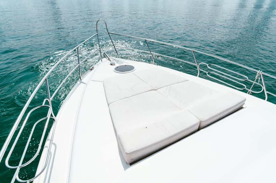 Dubai: Private Luxury Yacht Tour on a 50-Foot Yacht - Palm Jumeirah and Atlantis From Offshore