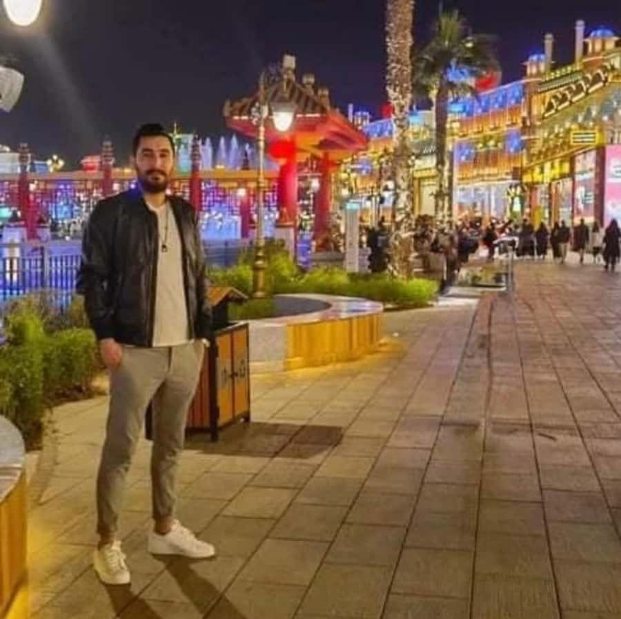 Dubai: Private Shopping City Tour and Global Village Tickets - Gold Souk shopping brings a traditional side of Dubai