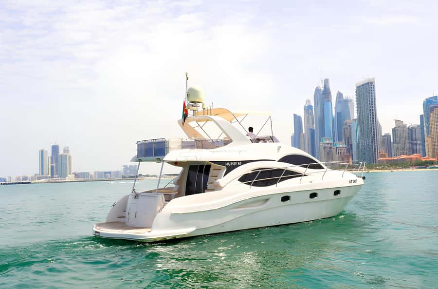 Dubai: Private Yacht Tour Experience with Soft Drinks - Ain Dubai: the best short-trip photo stop