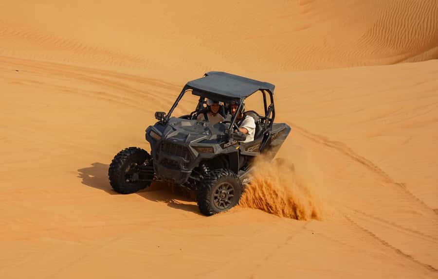 Dubai: Sandboarding, Camel Ride and Red Dune Bashing - What to Wear and Bring