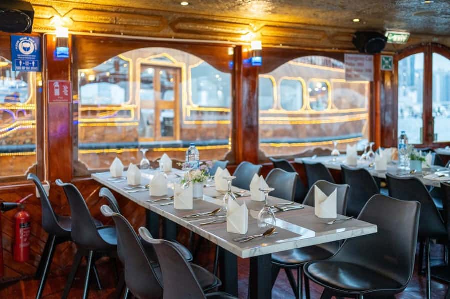 Dubai: Scenic Dhow Cruise with Buffet Dinner and Live Shows - The best views come after sunset