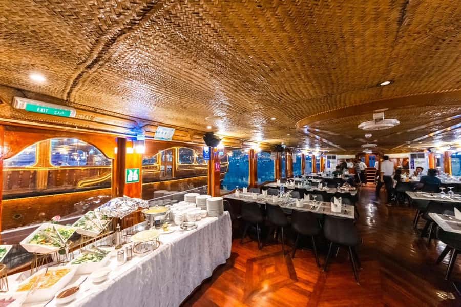 Dubai: Scenic Dhow Cruise with Buffet Dinner and Live Shows - What you see during the 105-minute cruise