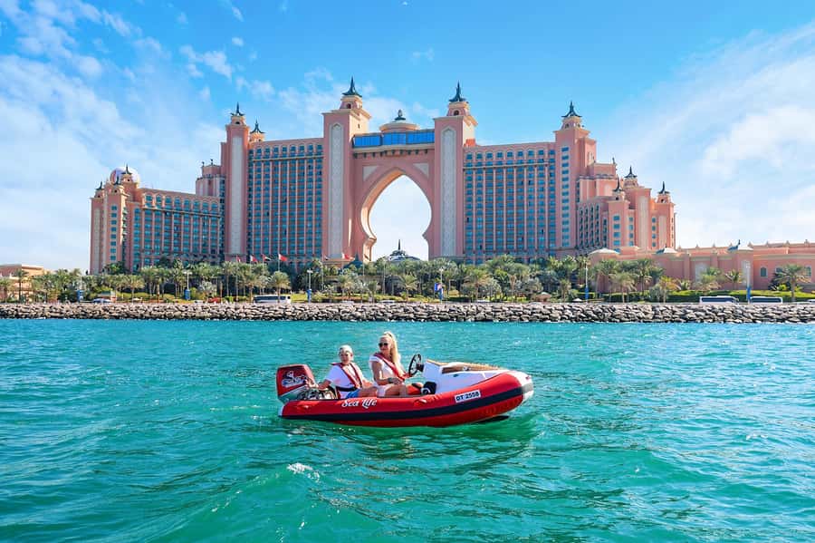 Dubai: Self-Drive Boat Experience for 1 or 2 People - Atlantis The Royal and Atlantis, The Palm