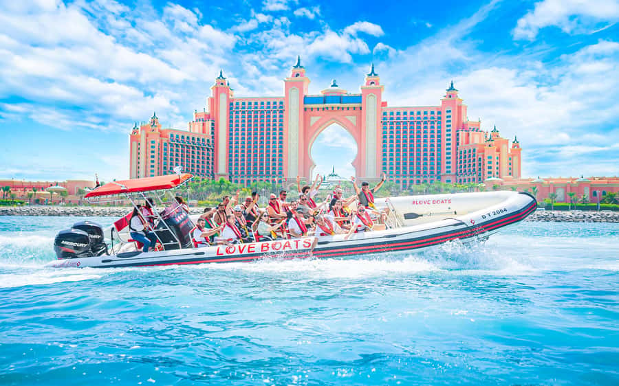 Dubai: Sightseeing Speedboat Tour with Live Tour Guide - What this Dubai speedboat tour is really like