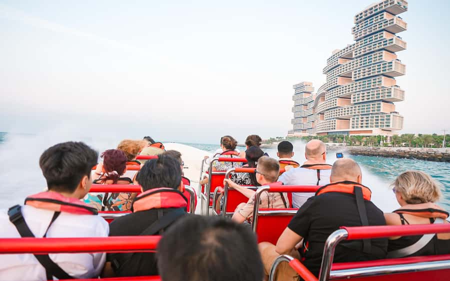 Dubai: Sightseeing Speedboat Tour with Live Tour Guide - Finding Love Boats UAE at Dubai Marina